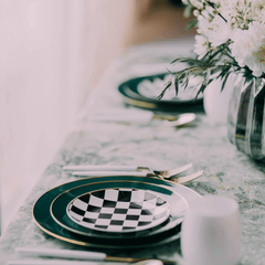 10 In. Green Classic Design Plates | 10 Count