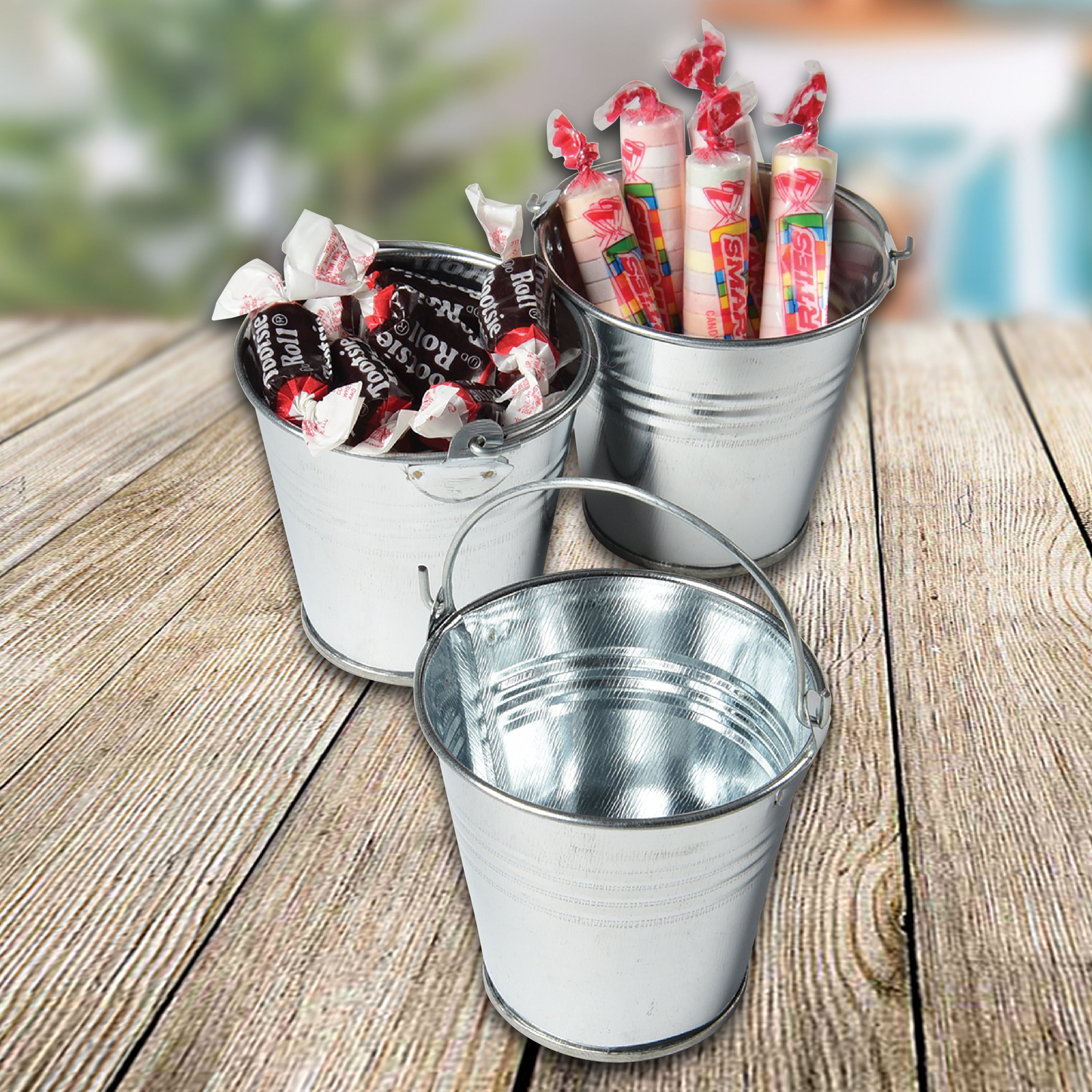 Mini Metal Buckets - 12 Count