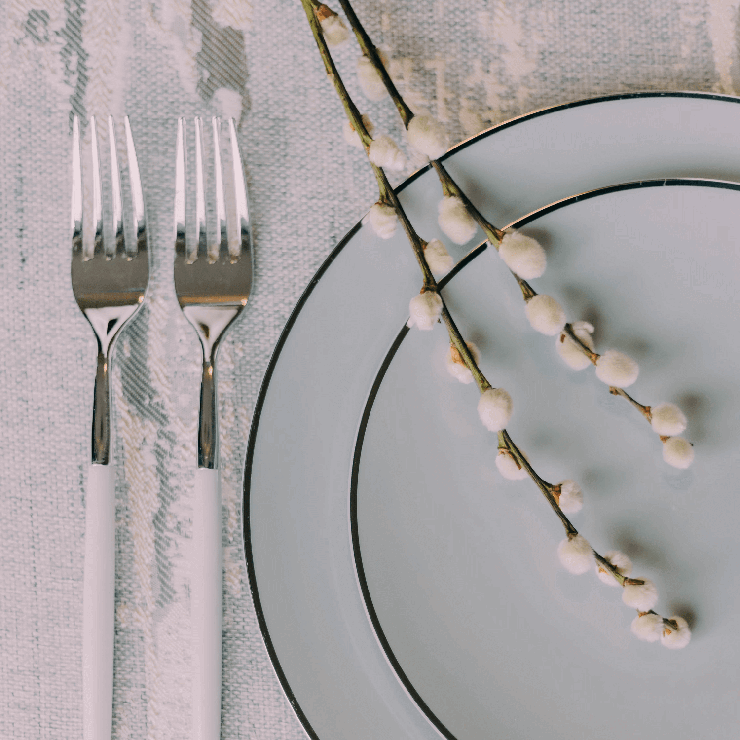 8 In. Classic Sage Design Plates | 10 Count