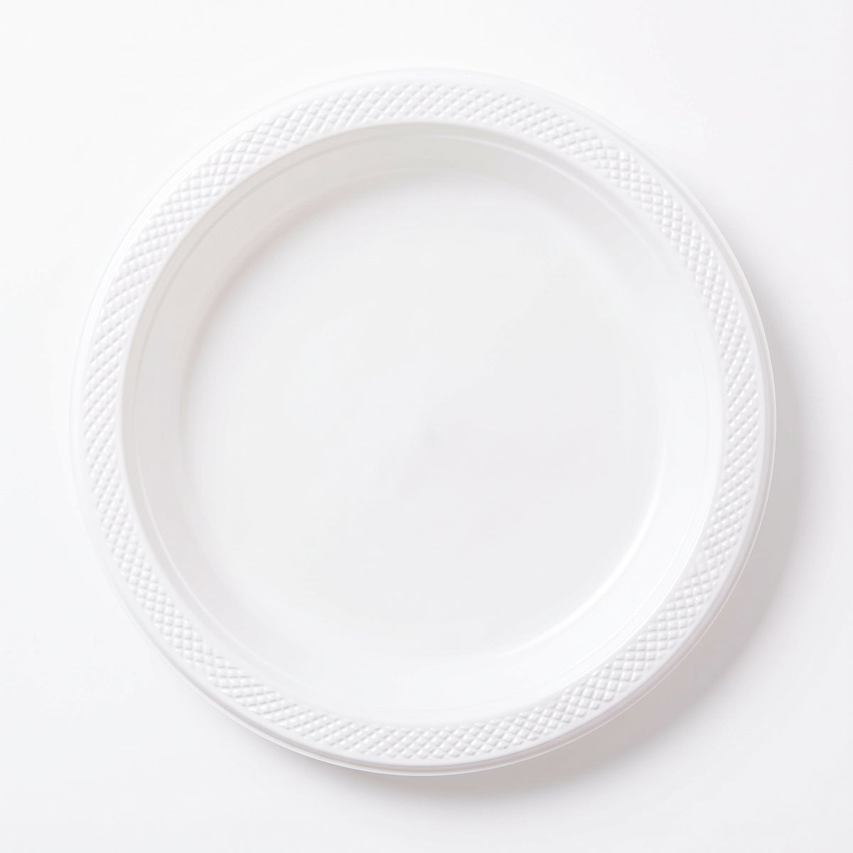 White 7" Round Plastic Plates - 50 Pack